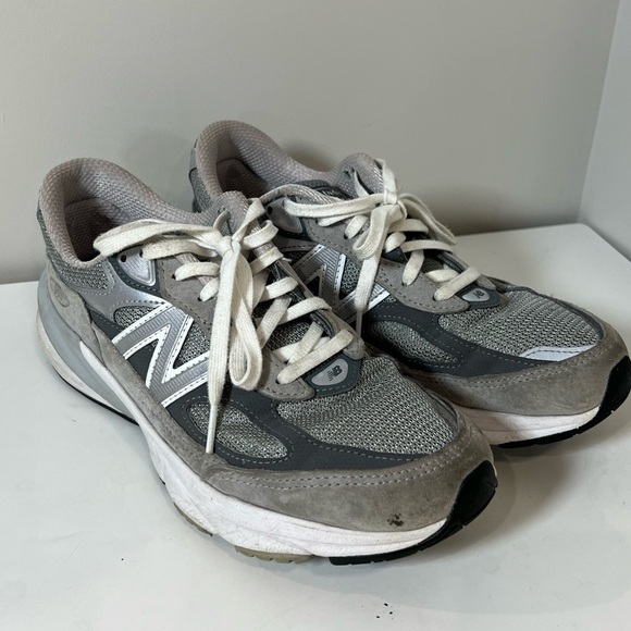 Women’s Size New Balance 990 Made in USA Classic Gray and White Sneakers - Picture 1 of 11